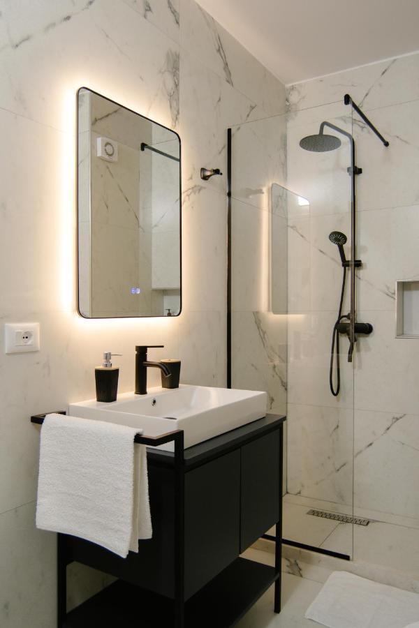 Urban Serenity City Skyline View Apartment 1 Tiran Dış mekan fotoğraf