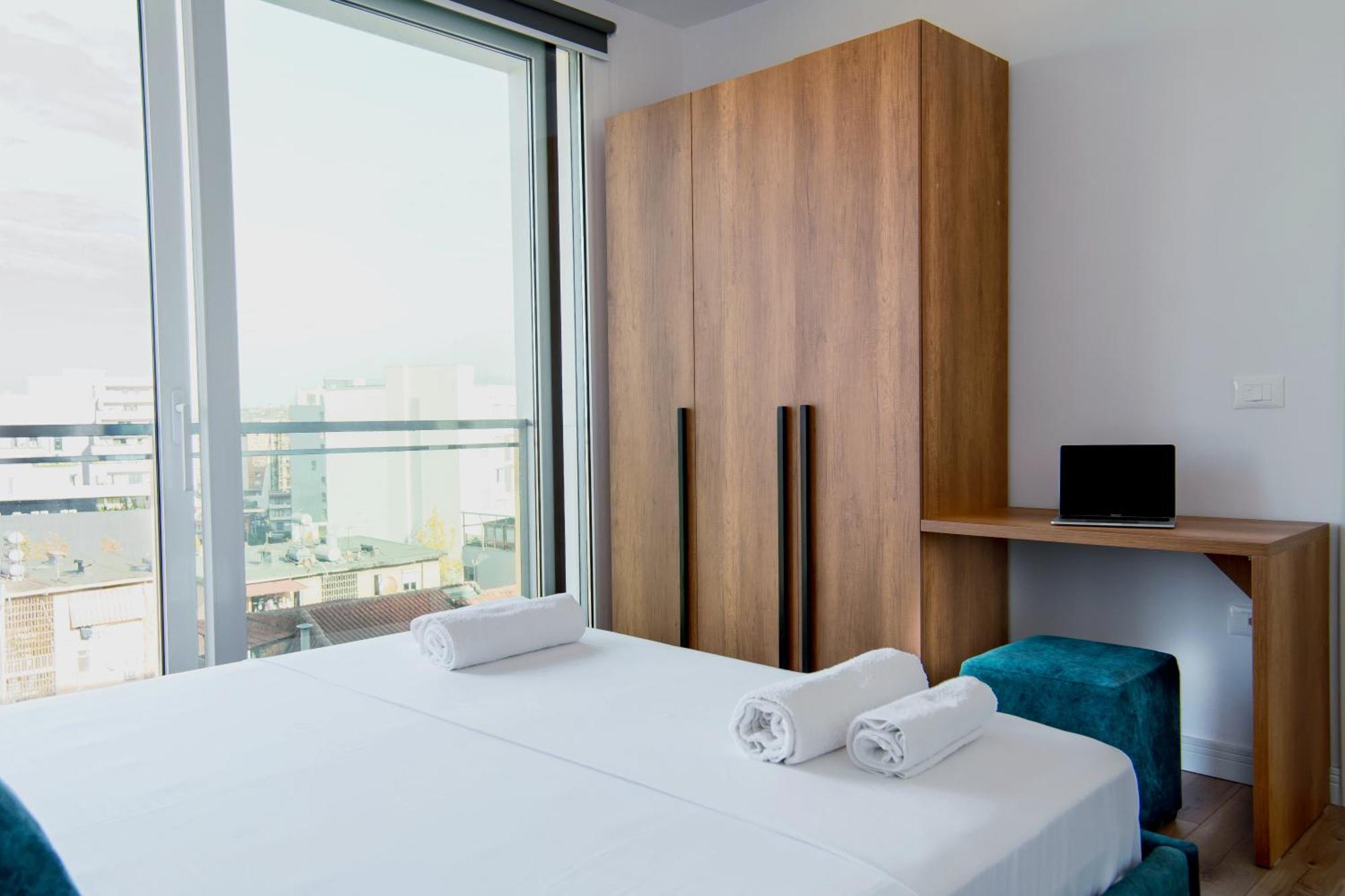 Urban Serenity City Skyline View Apartment 1 Tiran Dış mekan fotoğraf